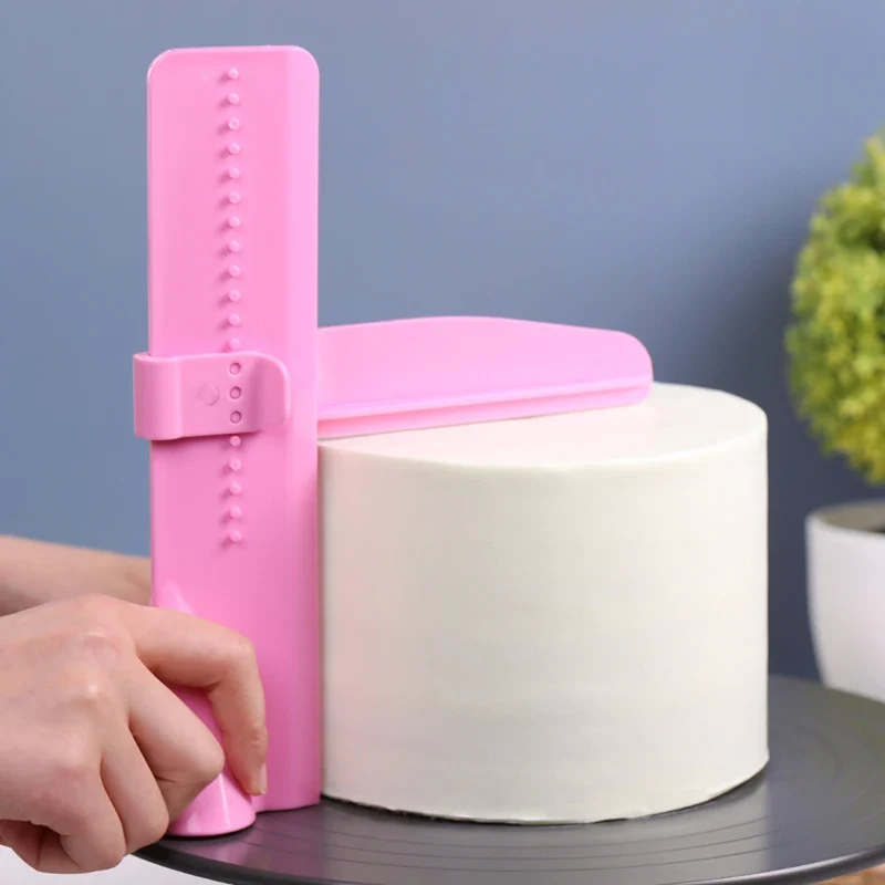 Racleur à Gâteau Ajustable – Glaçage Net et Précis